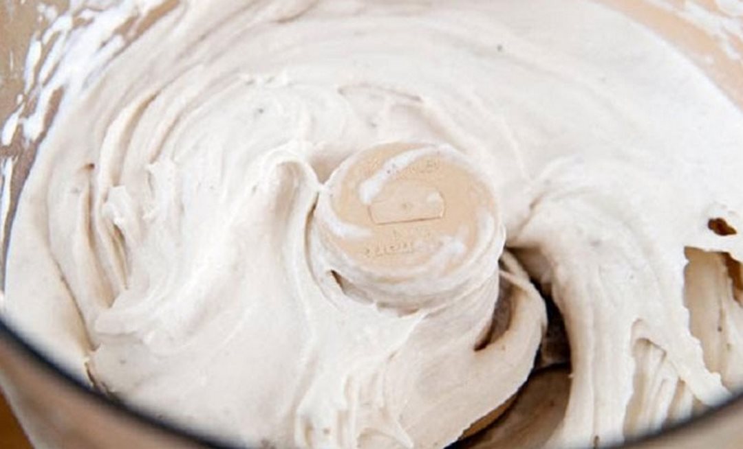 chuối bắt đầu nhuyễn và trông như whipped cream