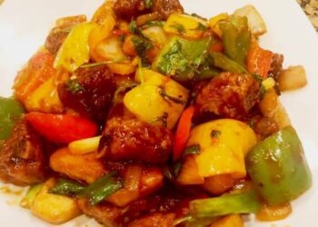 Sườn xào chua ngọt miền Nam với ớt chuông