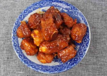 Hòa nước sốt chua ngọt