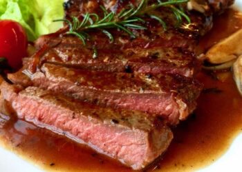 Cách chuẩn bị thịt bò trước khi nấu bò bít tết